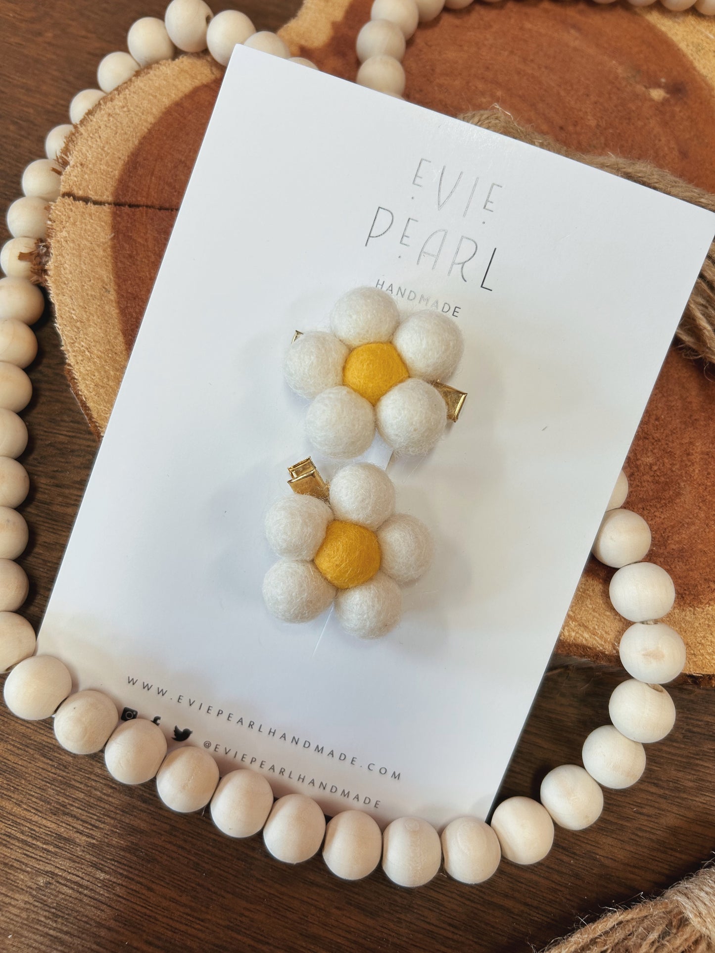 Felt Daisy Shaped Pigtail Clip