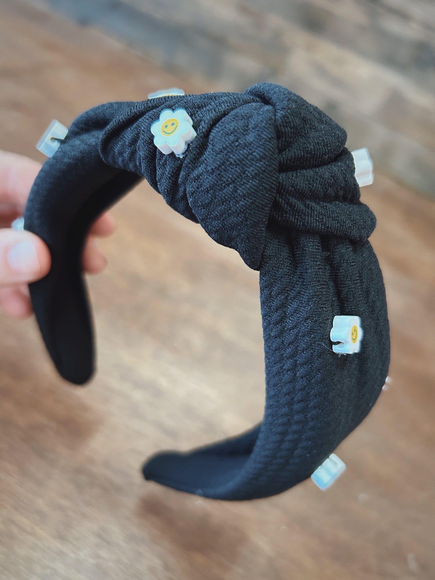 Black with Daisy Beads Knotted Headband
